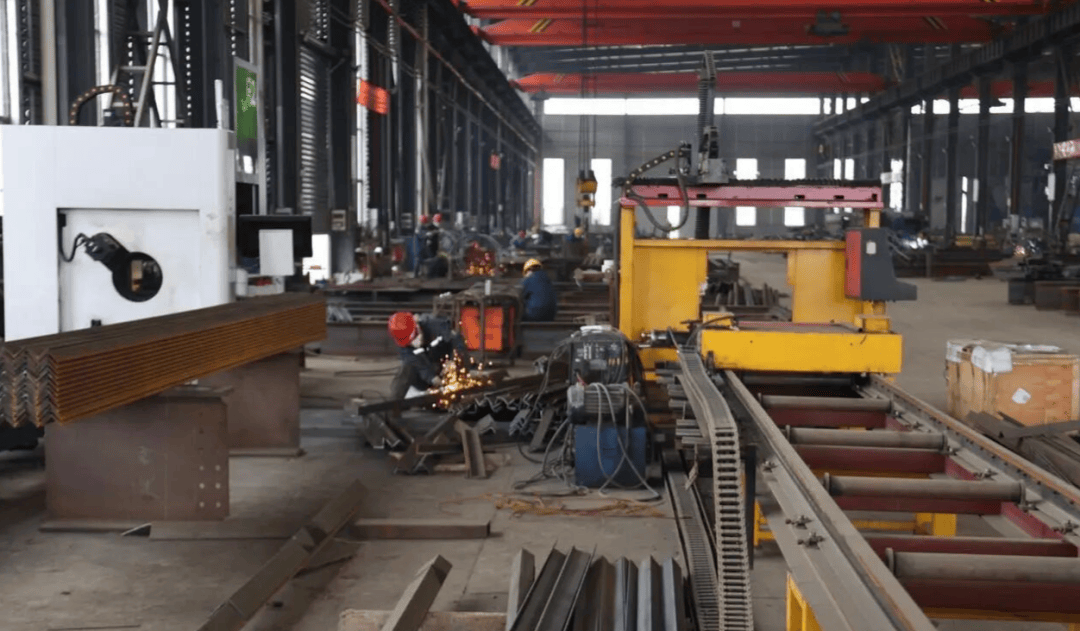 嘉魚(yú)鋼構(gòu)新紀(jì)元 年產(chǎn)能1萬(wàn)噸，產(chǎn)值1.3億元的機(jī)電工程設(shè)備生產(chǎn)基地